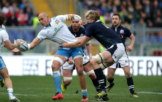 Sergio Parisse with Richie Gray