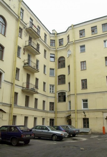 but-as-a-child-putin-lived-in-this-far-from-grand-apartment-block-in-st-petersburg-he-and-his-parents-lived-in-a-three-bedroom-communal-home-shared-by-three-families