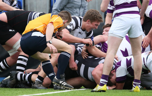 CC Roscrea score their opening try