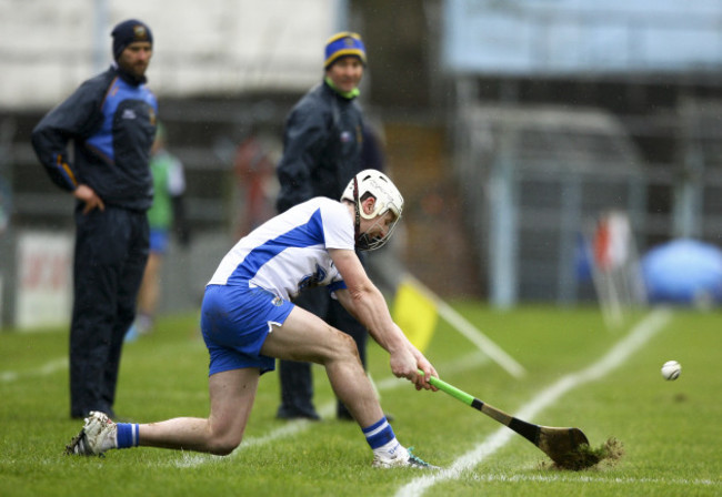 Shane Bennett takes a sideline cut