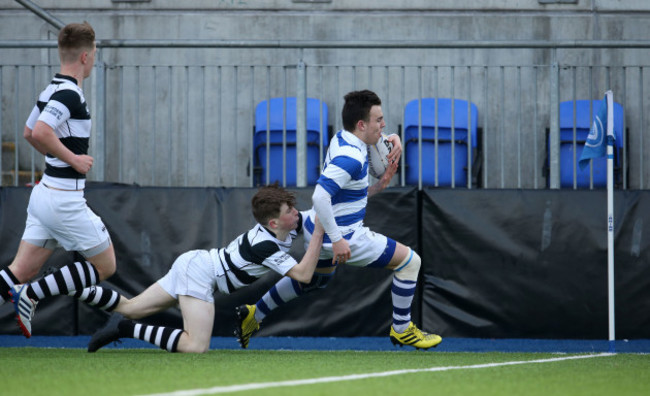 Ross Barron scores a try