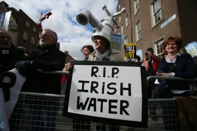 Irish parliament sits