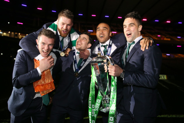 Peter O'Mahony, Sean O'Brien, Felix Jones, Simon Zebo and Conor Murray celebrate with the trophy