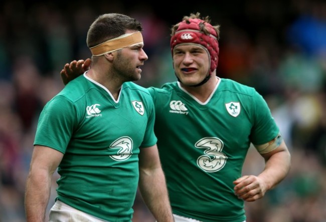 Fergus McFadden celebrate scoring a try with Josh van der Flier