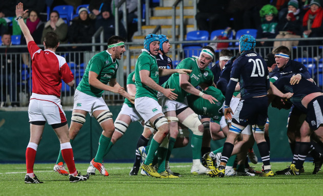 The Ireland pack are awarded a penalty