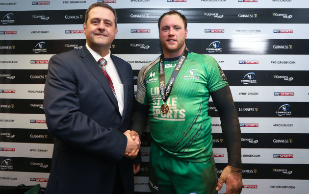Eoin McKeon is presented with the Guinness Pro12 Man of the Match award from Gary Tierney