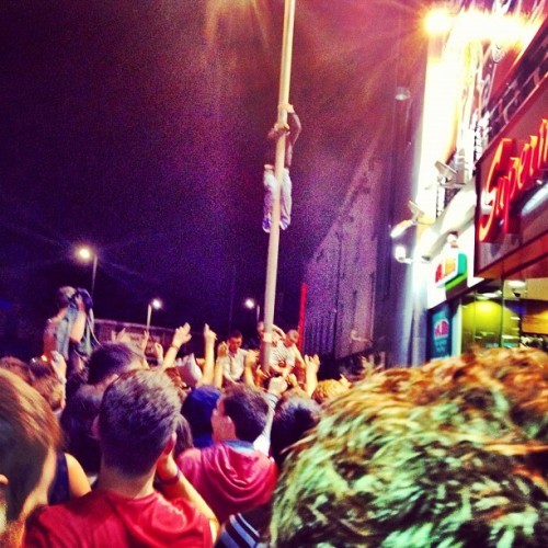Galway may want to rethink the early closing... #Galway #Supermacs #FreshersWeek #HonTheLads