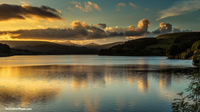 Brecon Beacons National Park - Layers of light