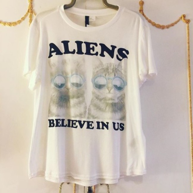 New top #new #top #newtop #h&m #divided #aliens #aliensbelieveinus #cats #cute #lol #loveit @mariashirlin