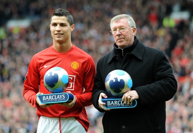 Soccer - Barclays Premier League - Manchester United v Arsenal - Old Trafford