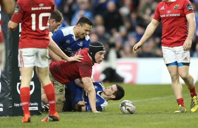 Jonathan Sexton scores a try