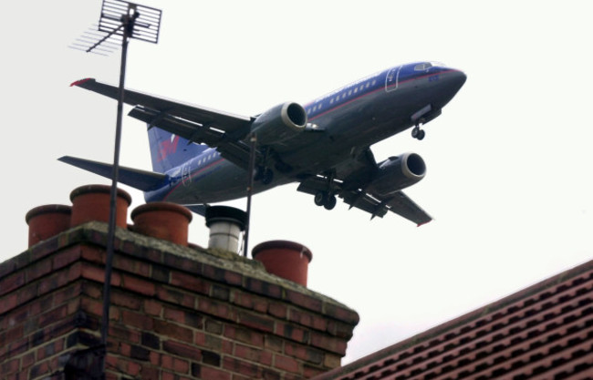 Heathrow British Midland 737