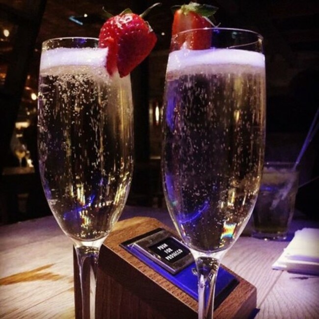 Push for prosecco! #strawberry #prosecco #pushforprosecco #manchester #nightout #arnoldschloss