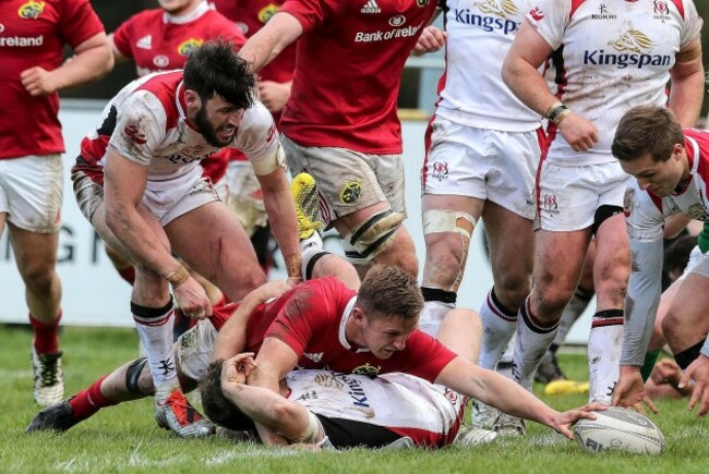 Cian Bohane scores a try