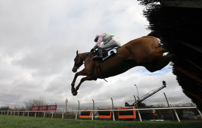 Grand Opening Day - Crabbie's Grand National Festival - Aintree Racecourse