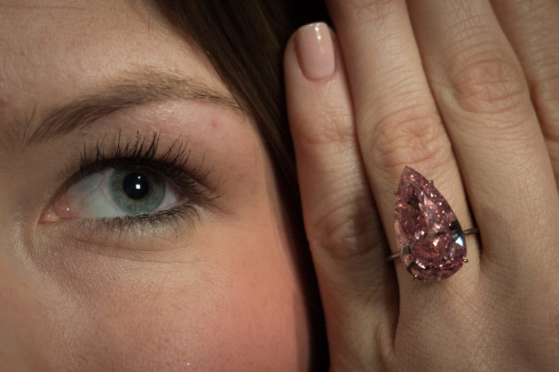 'Fancy Vivid Pink' diamond sale