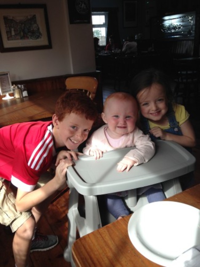Lexi with her brother Dylan and baby sister Ali (1)x