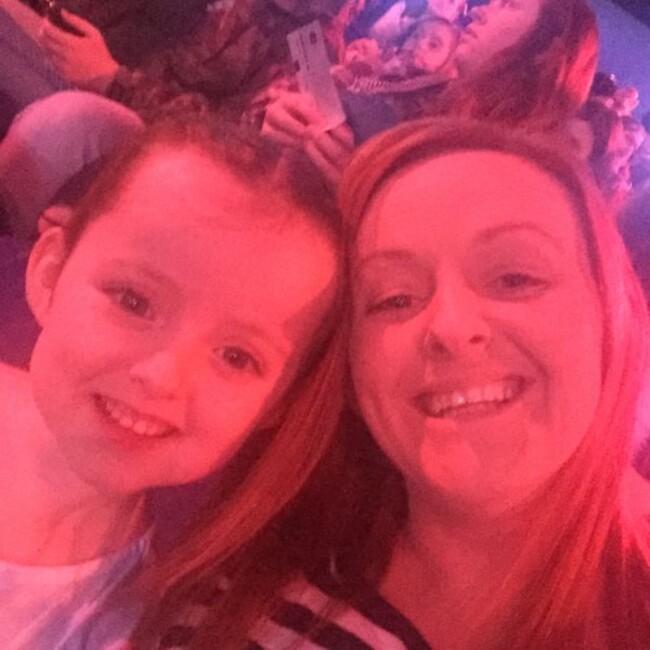Lexi Murphy with her mother Kim at the Little Mix concert 30.3.16 (1)