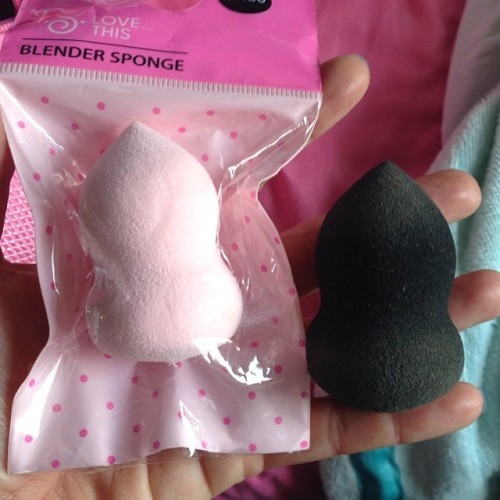Possible dupe for Stila makeup sponge - pink makeup sponge from #penneys €1.50