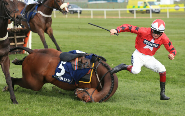 Grand Opening Day - Crabbie's Grand National Festival - Aintree Racecourse