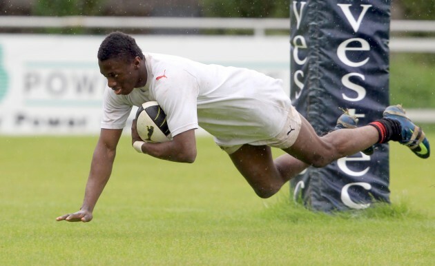 Niyi Adeolokun scores a try