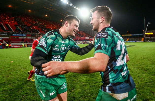 Jack Carty and Robbie Henshaw celebrate after the game