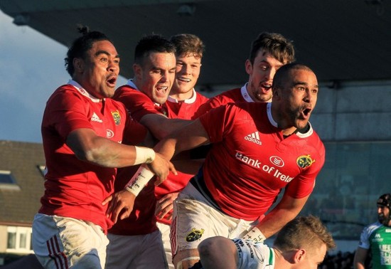 Simon Zebo celebrates scoring a try