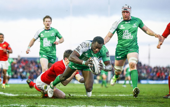 Niyi Adeolokun scores his sides third try despite Darren Sweetnam