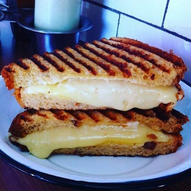 Vengan y prueben nuestro Grilled Chesse Sandwich con Pesto de Albahaca #torterianacional #grilledcheesesandwich