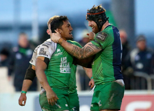 Bundee Aki and Aly Muldowney celebrate