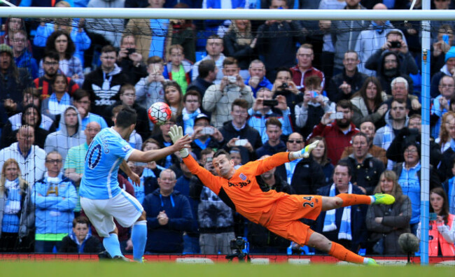 Manchester City v Stoke City - Barclays Premier League - Etihad Stadium