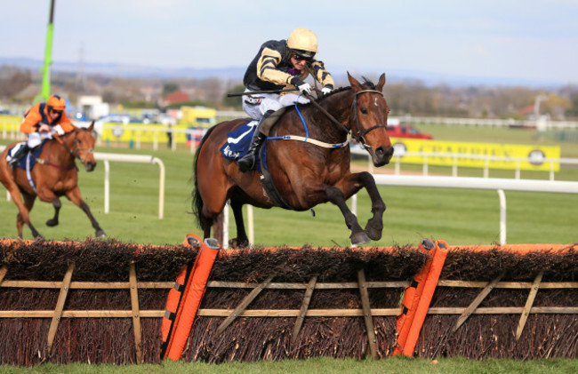 Ladies Day - Crabbie's Grand National Festival - Aintree Racecourse