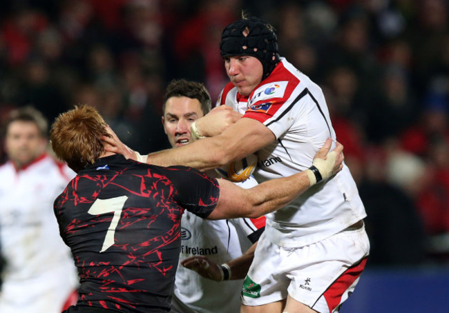 Stephen Ferris hands off Roddy Grant