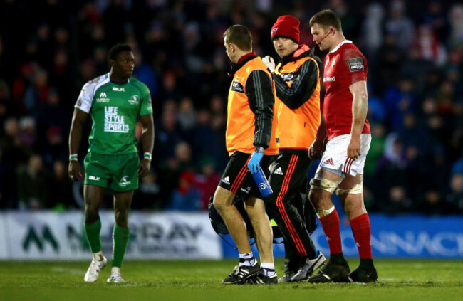 Donnacha Ryan leaves the field injured