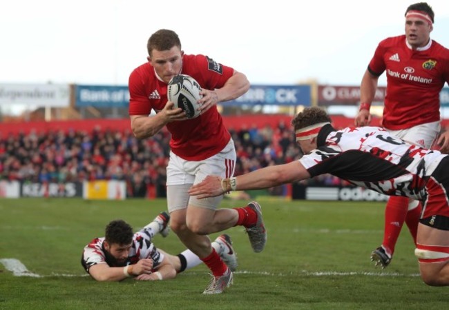 Munster’s Andrew Conway scores a try