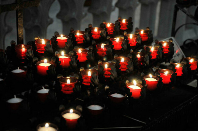 640px-Votive-candles