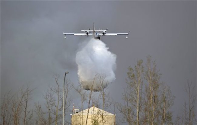 APTOPIX Canada Wildfire