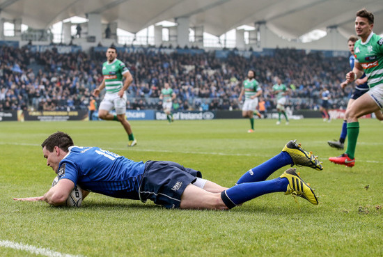 Johnny Sexton scores a try