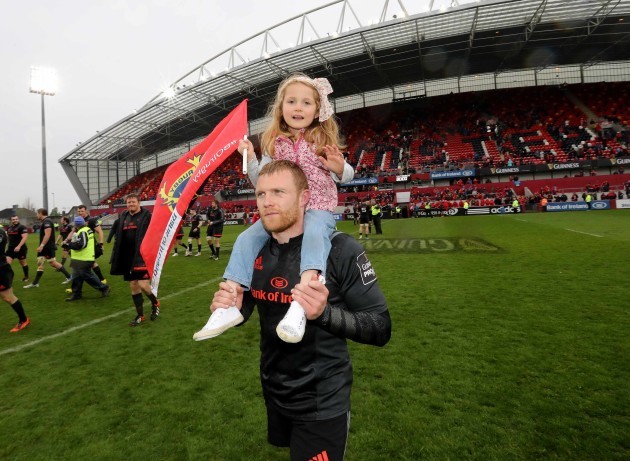 Keith Earls with his daughter Ella May after the match