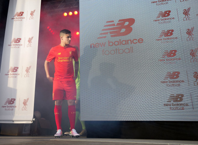 Liverpool reveal 2016-17 home Kit - Royal Liver Building