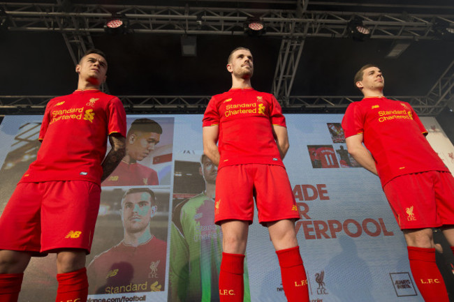 Liverpool reveal 2016-17 home Kit - Royal Liver Building