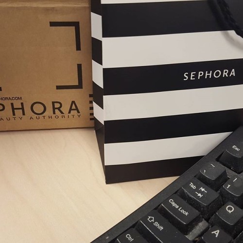I clearly have a #sephora #makeup buying problem. #sephorastore #sephoraonline .I want a sticker or pin to identify me as a #VIB when I enter and not just when I am at checkout. I think #VIB and #vibrouge should have the #prettywoman experience.
