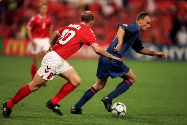 Soccer - Euro 2000 - Group D - Denmark v Holland