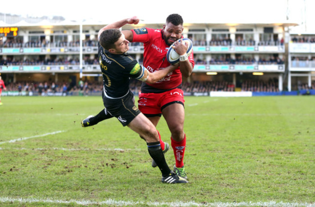 Steffon Armitage scores a try despite George Ford