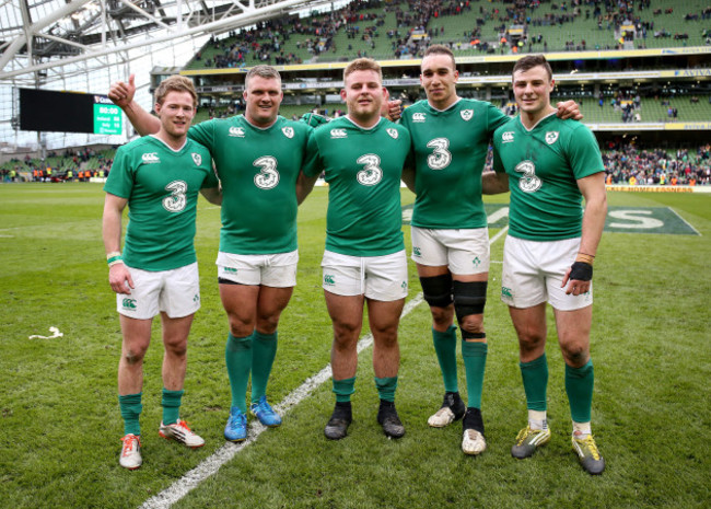 Kieran Marmion, Nathan White, Finlay Bealham, Ultan Dillane and Robbie Henshaw celebrate