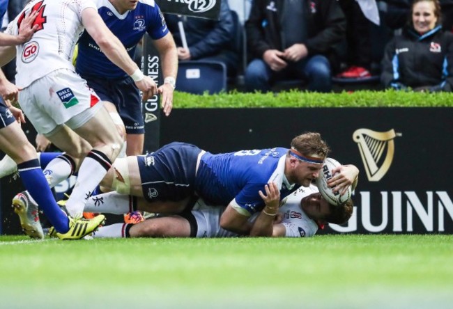 Jamie Heaslip scores a try