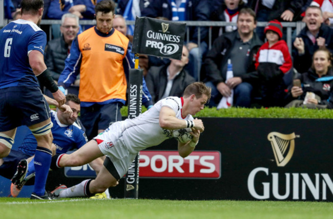 Craig Gilroy scores a try