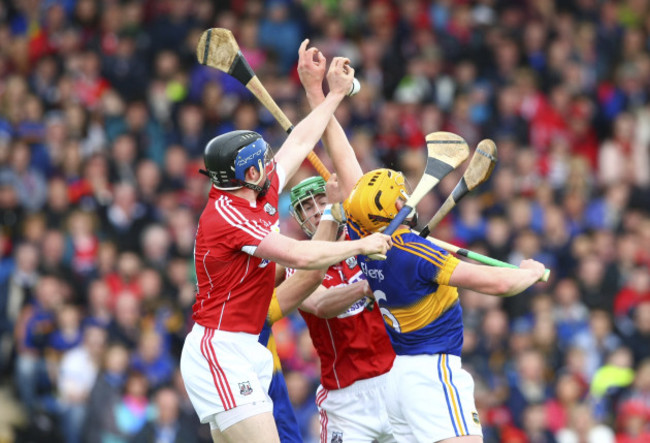 Conor Lehane gathers the ball ahead of Ronan Maher