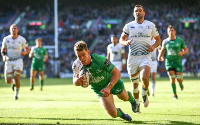 Matt Healy scores his sides third try