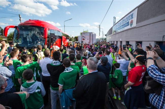 Supporters welcome the Republic of Ireland team bus